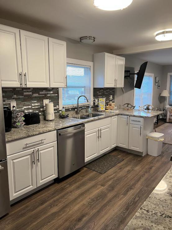 Charming And Happy Walled Lake Mi Cottage Novi Extérieur photo