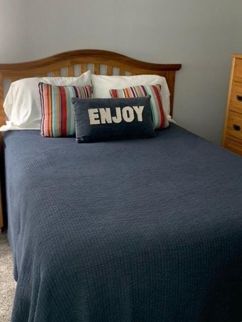 Charming And Happy Walled Lake Mi Cottage Novi Extérieur photo