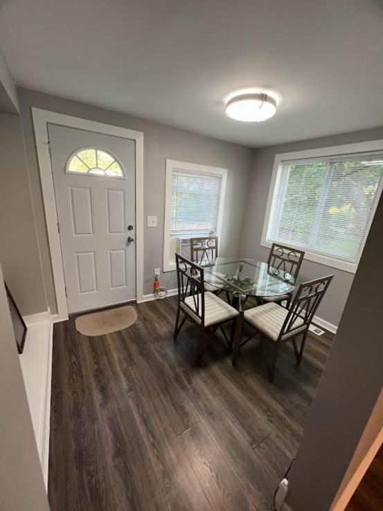 Charming And Happy Walled Lake Mi Cottage Novi Extérieur photo