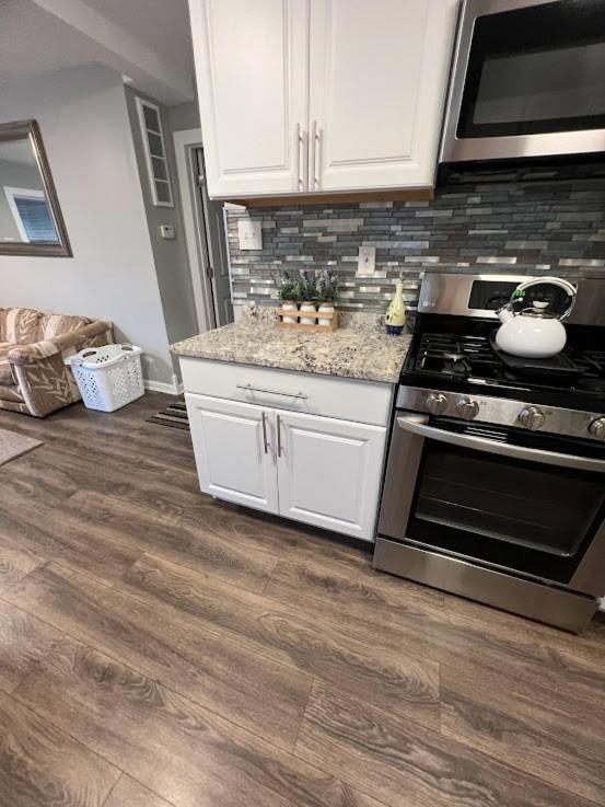Charming And Happy Walled Lake Mi Cottage Novi Extérieur photo